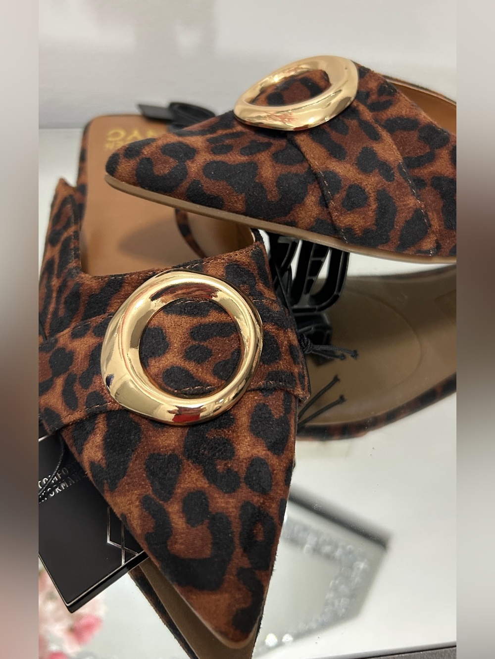 Madden NYC Leopard Print Mule Flats NWT Pointed Toe Gold Buckle Chic - Picture 2 of 7